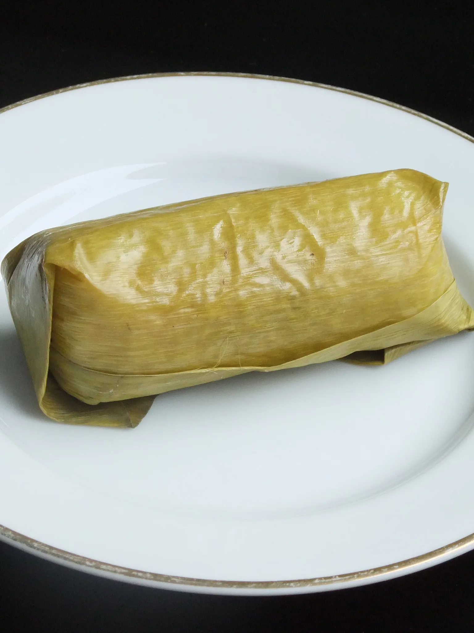 Arem-Arem: Arem-arem, rice in banana leaves