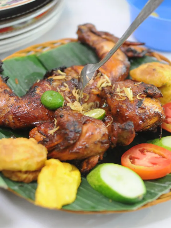 Bakakak hayam: Ayam Panggang (grilled chicken, Sundanese style)