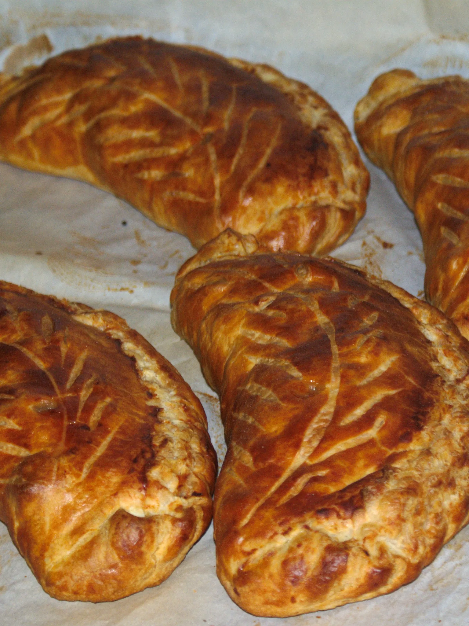 chausson aux pommes: Chaussons aux pommes fabriqués artisanalement au four banal de la Pannevert par le Centre d’Histoire Sociale de Haute-Normandie