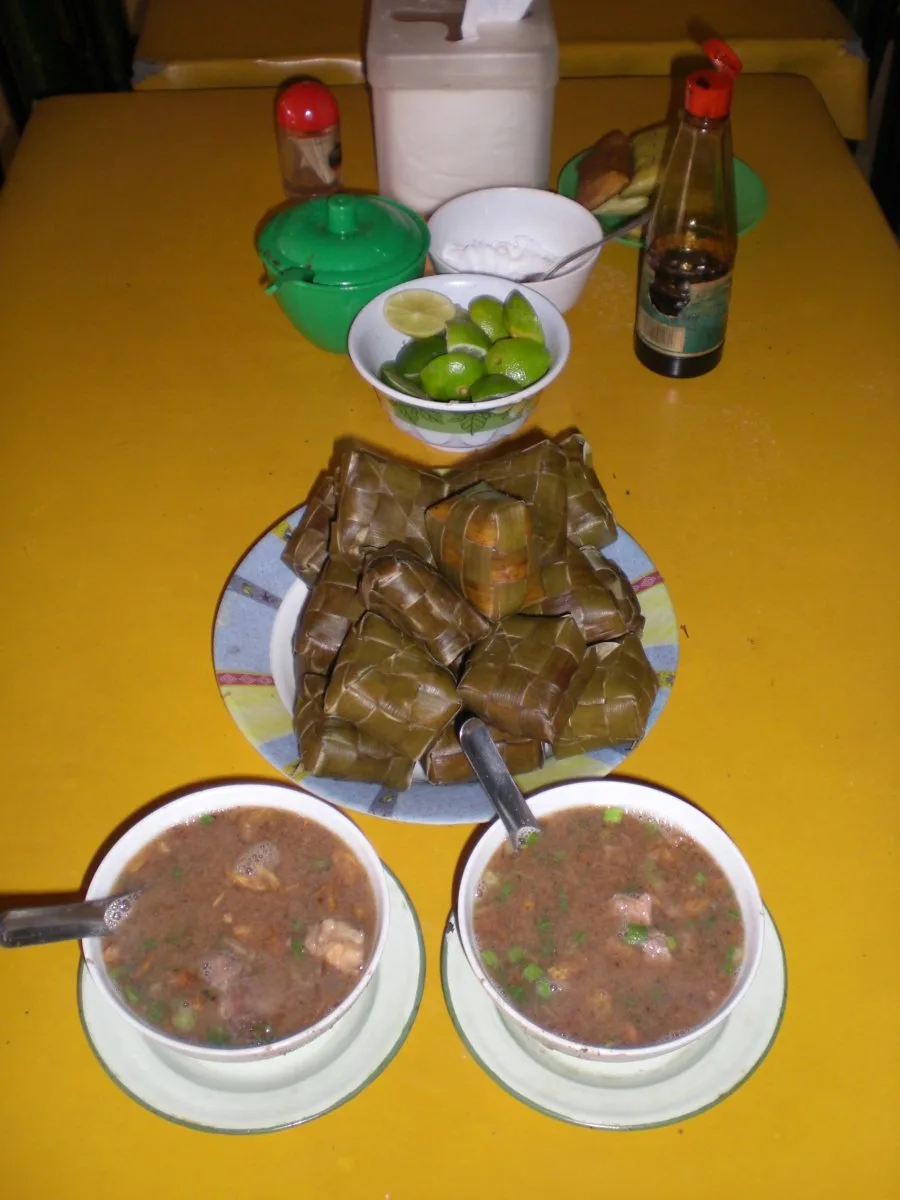 coto makassar, a photograph of the dish