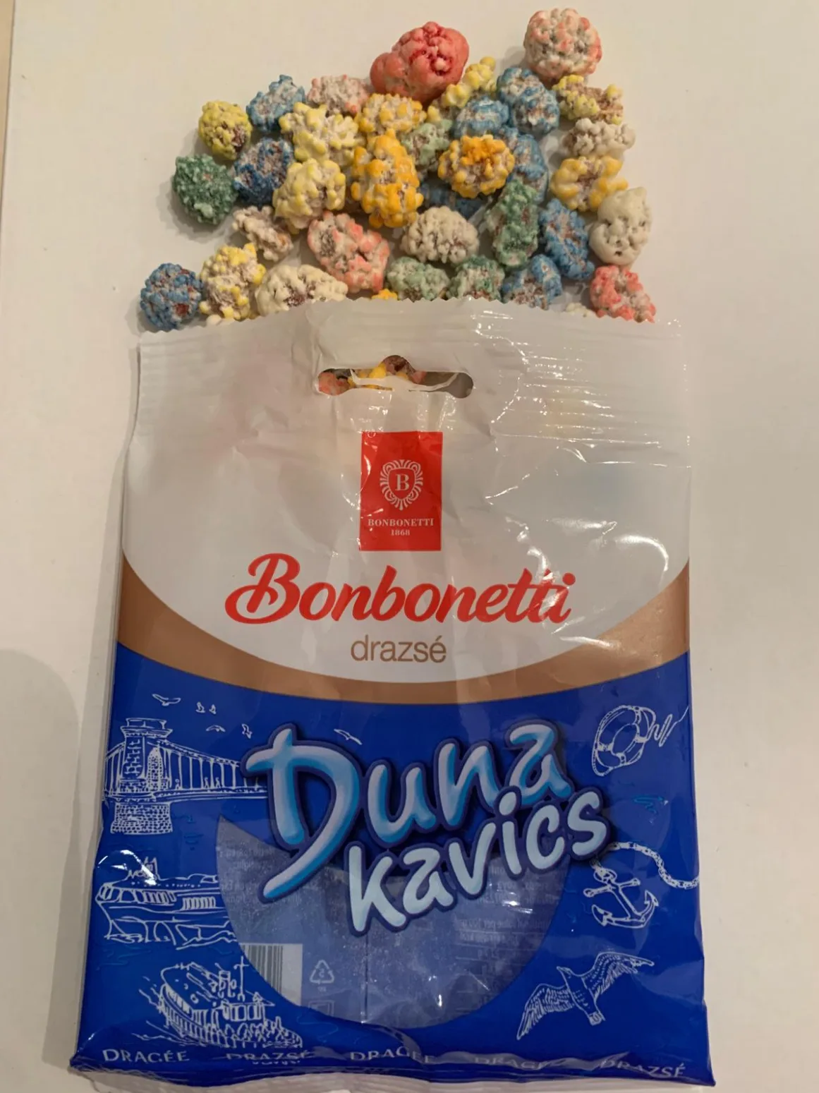 Dunakavics: Dunakavics, the Hungarian roasted peanuts dragée coated with sugar