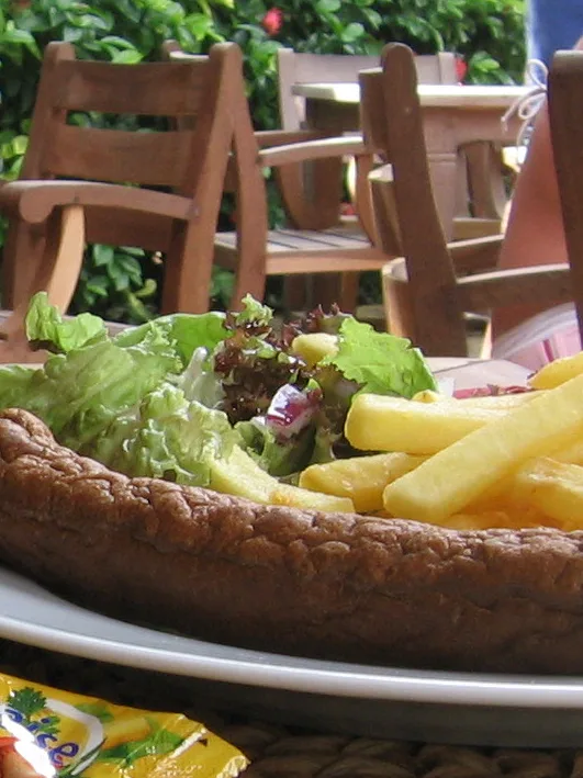 frikandel, a photograph of the dish