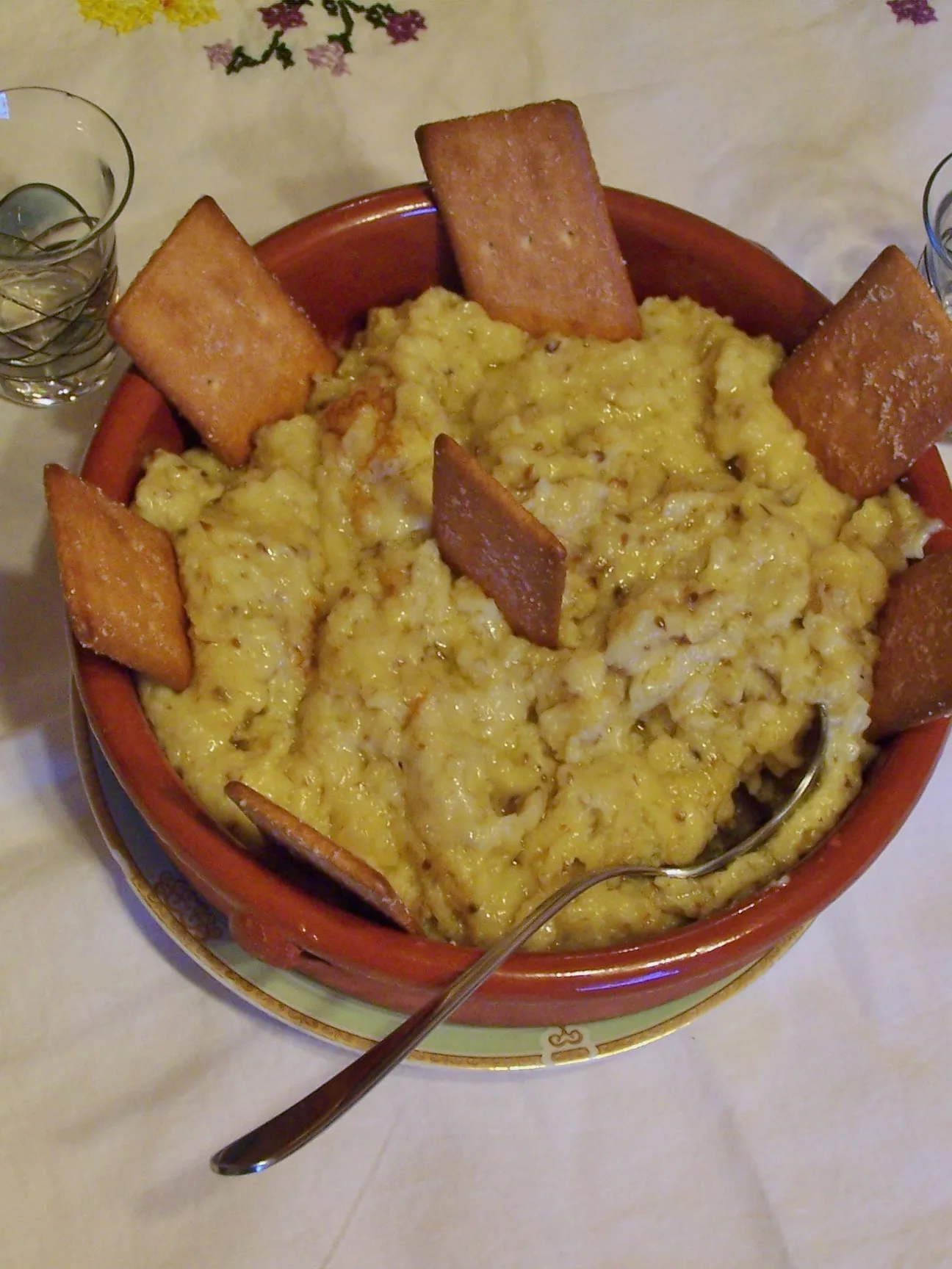 gachas: Gachas de matalauva. Postre, merienda casero según receta de Lanjarón (Granada) y Alpujarra Granadina