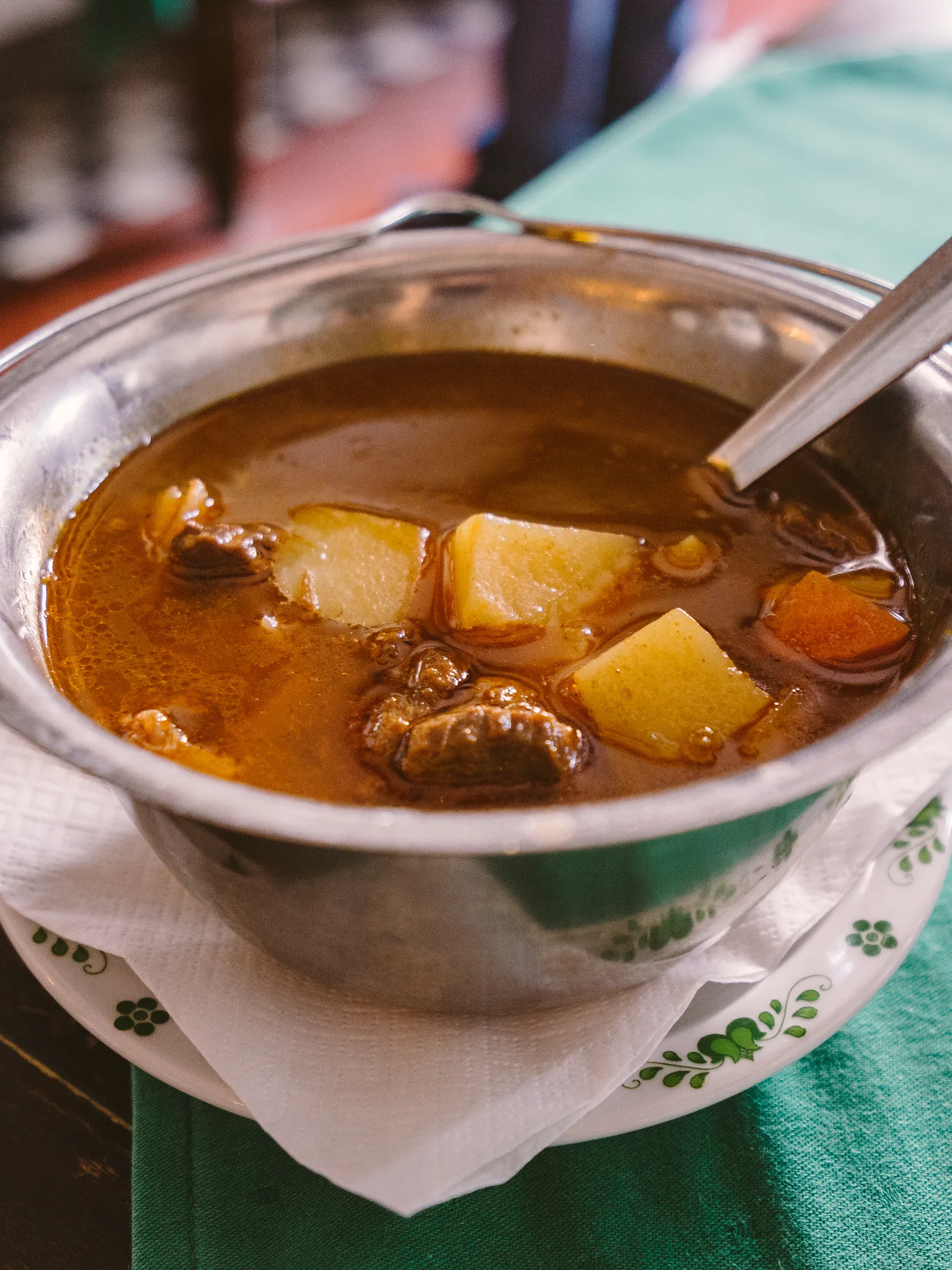 gulyásleves: Korona Restaurant goulash