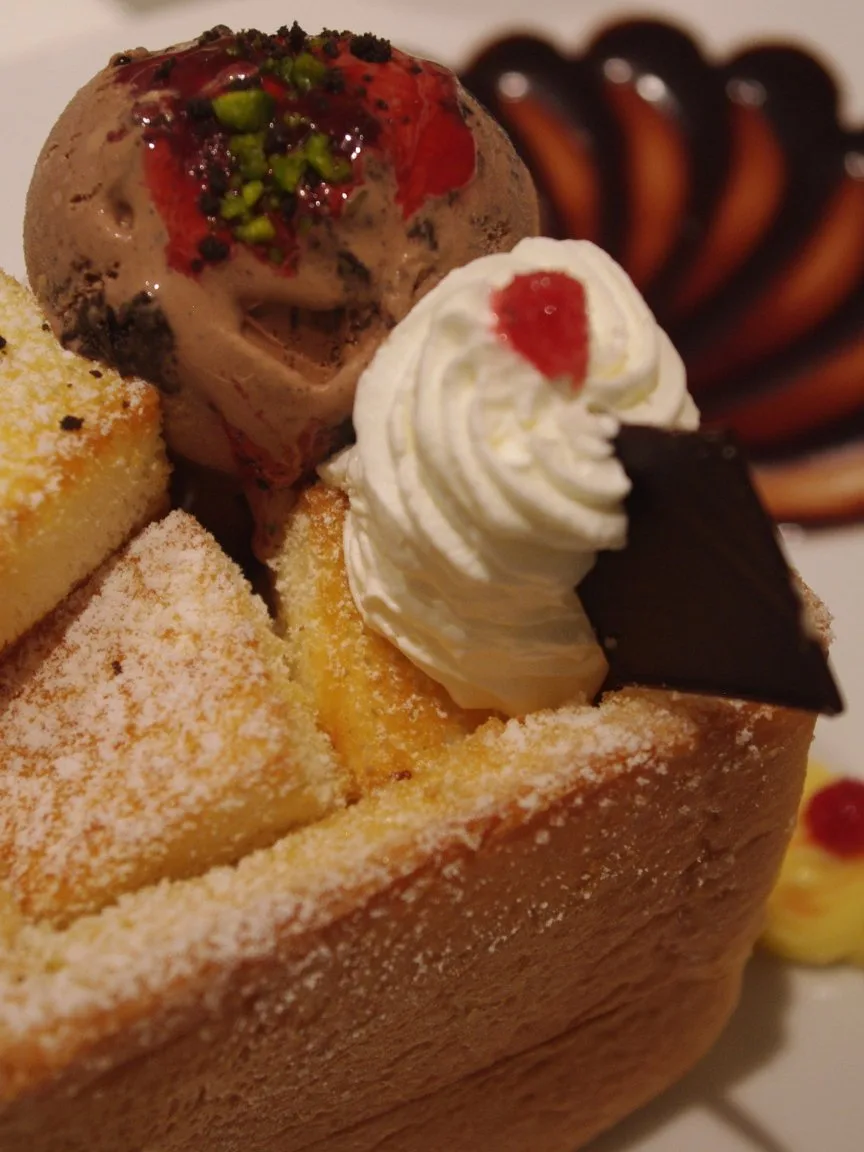 honey toast: 巧克力嘉年華蜜糖土司