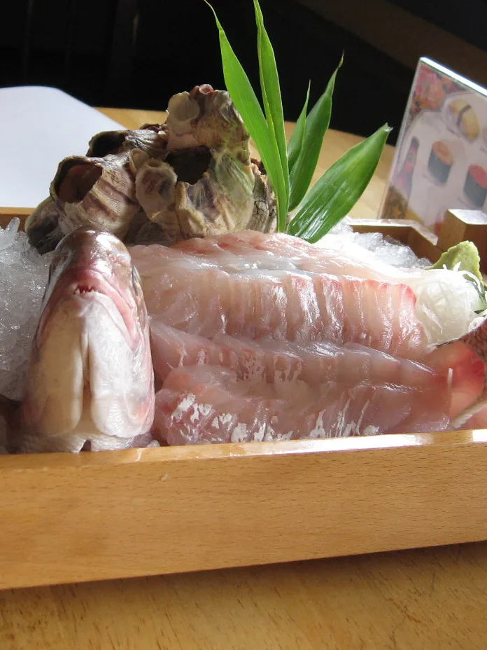 ikizukuri, a photograph of the dish