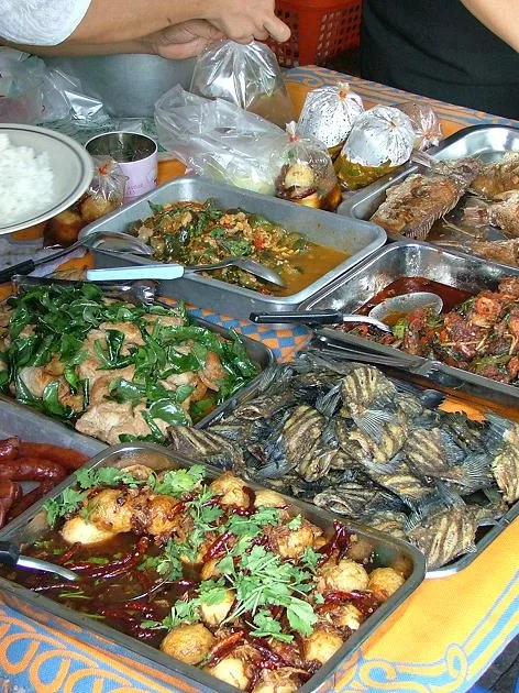 Khao kaeng: Typical Thai Food in Street-cusine. Bangkok