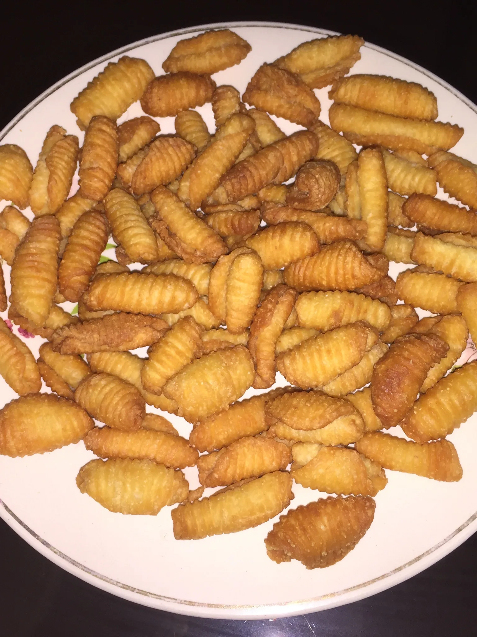 Kidyo: Kolkola or Kulkuls, a Goan Christmas sweet