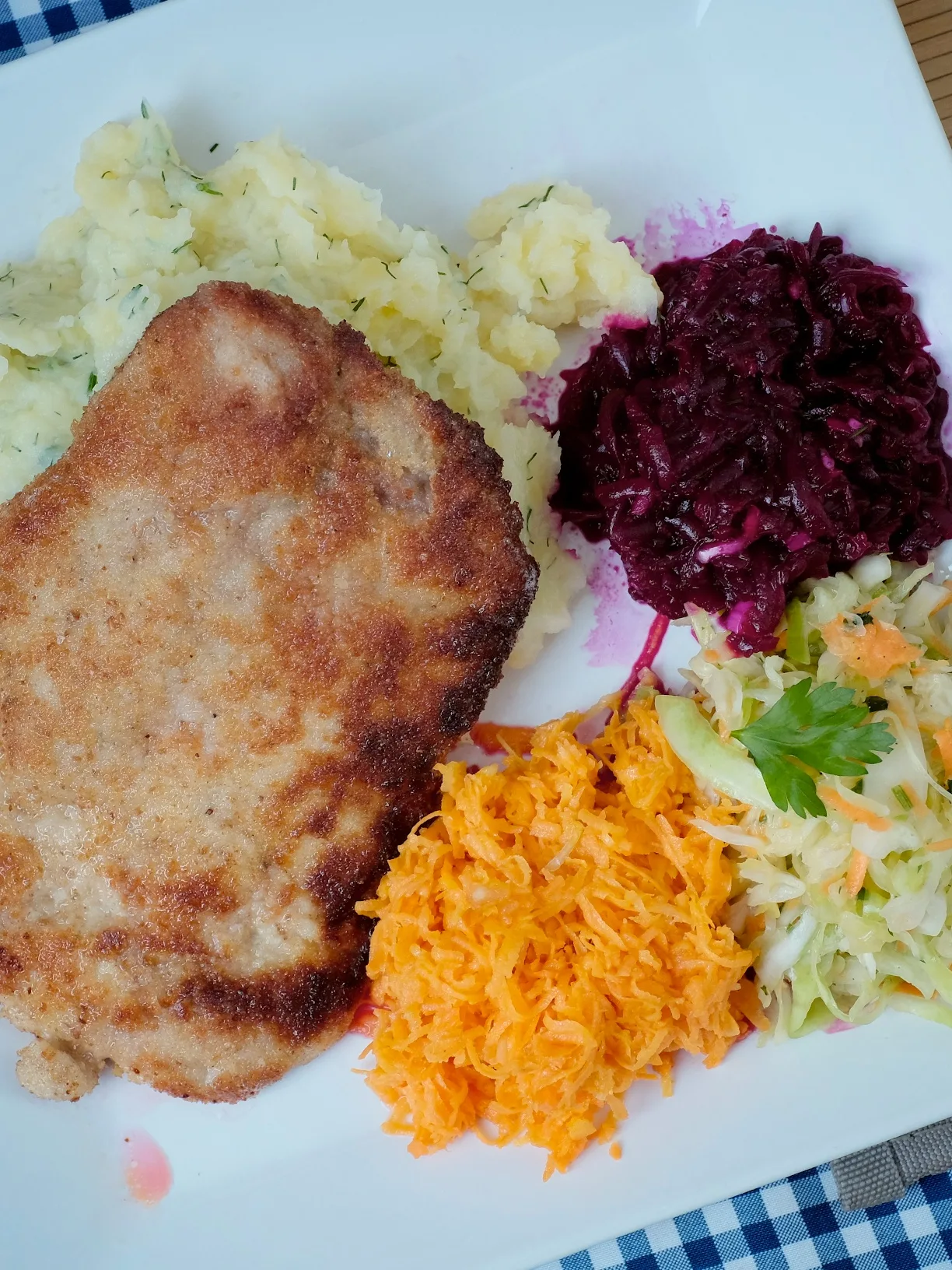 kotlet schabowy: Kotlet schabowy — fried breaded pork made of tenderloin. As served at a restaurant in Poznan, Poland