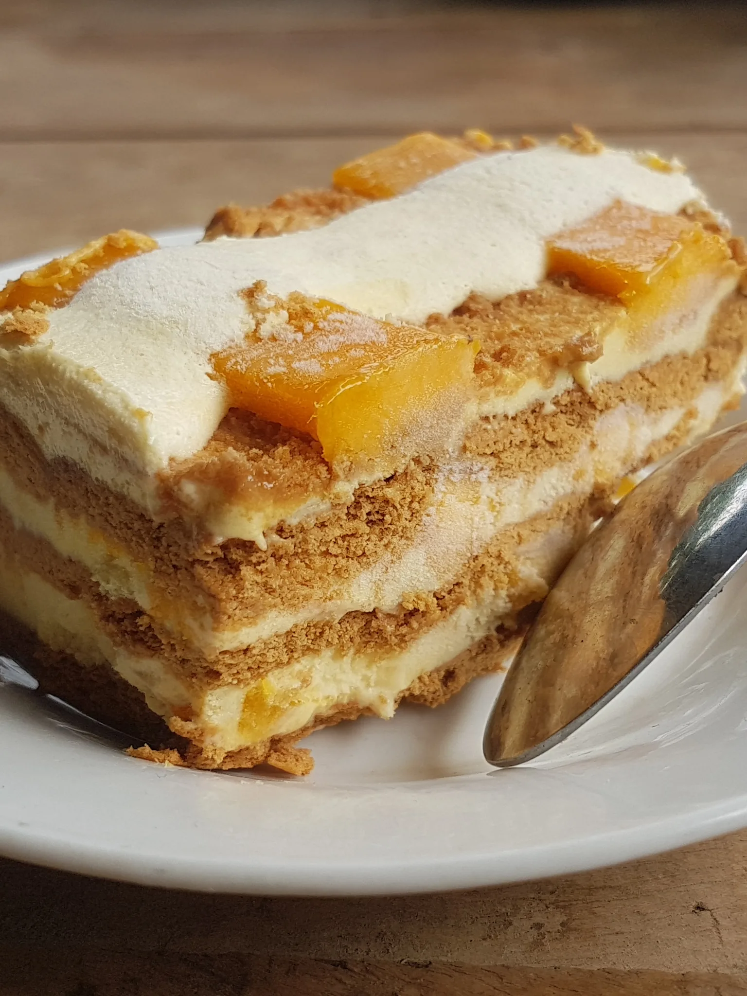 mango float: Mango float (Crema de Mangga) - Philippines. Icebox no-bake cake made with graham crackers, ripe carabao mangoes, cream, condensed milk