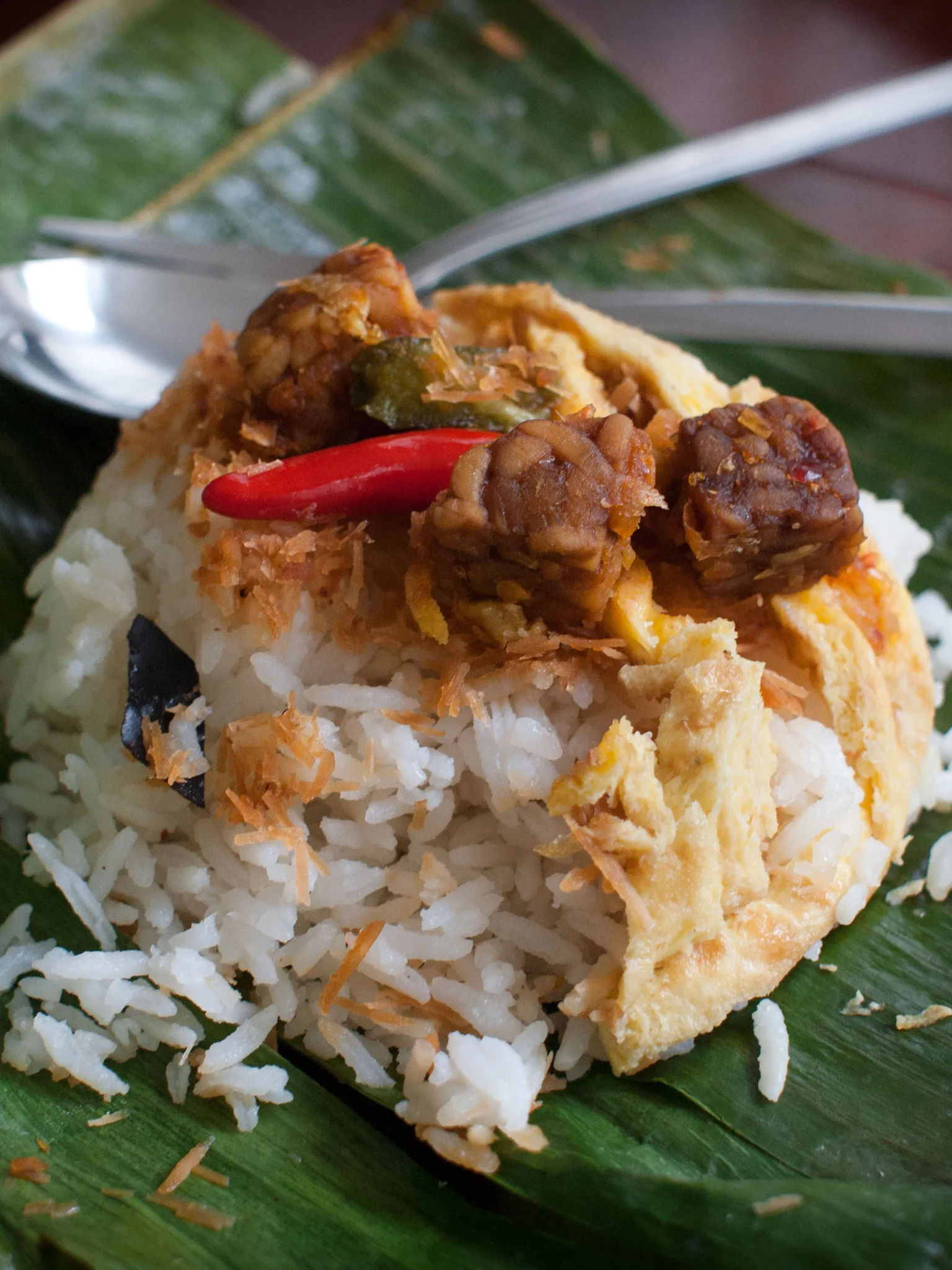 nasi uduk, a photograph of the dish