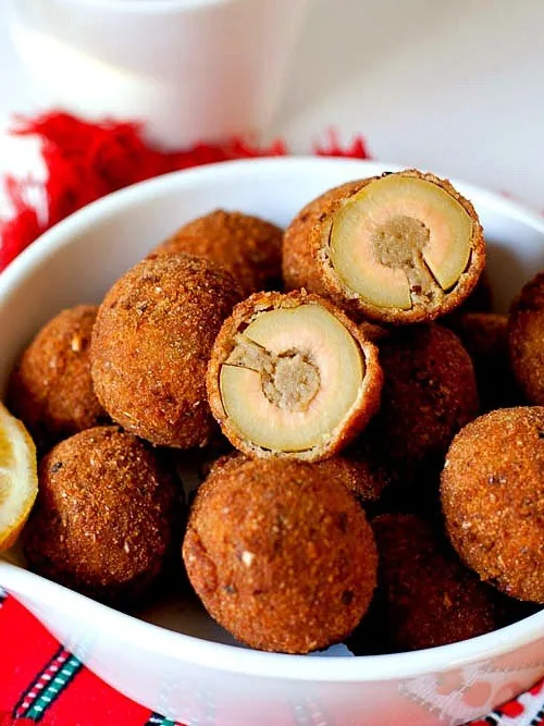 olive all'ascolana: « Olive all'ascolana », stuffed olives, typical recipe from the Marches – Italy