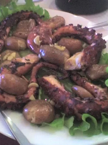 Polvo à lagareiro: Portuguese cuisine - Polvo à Lagareiro (Alcochete)