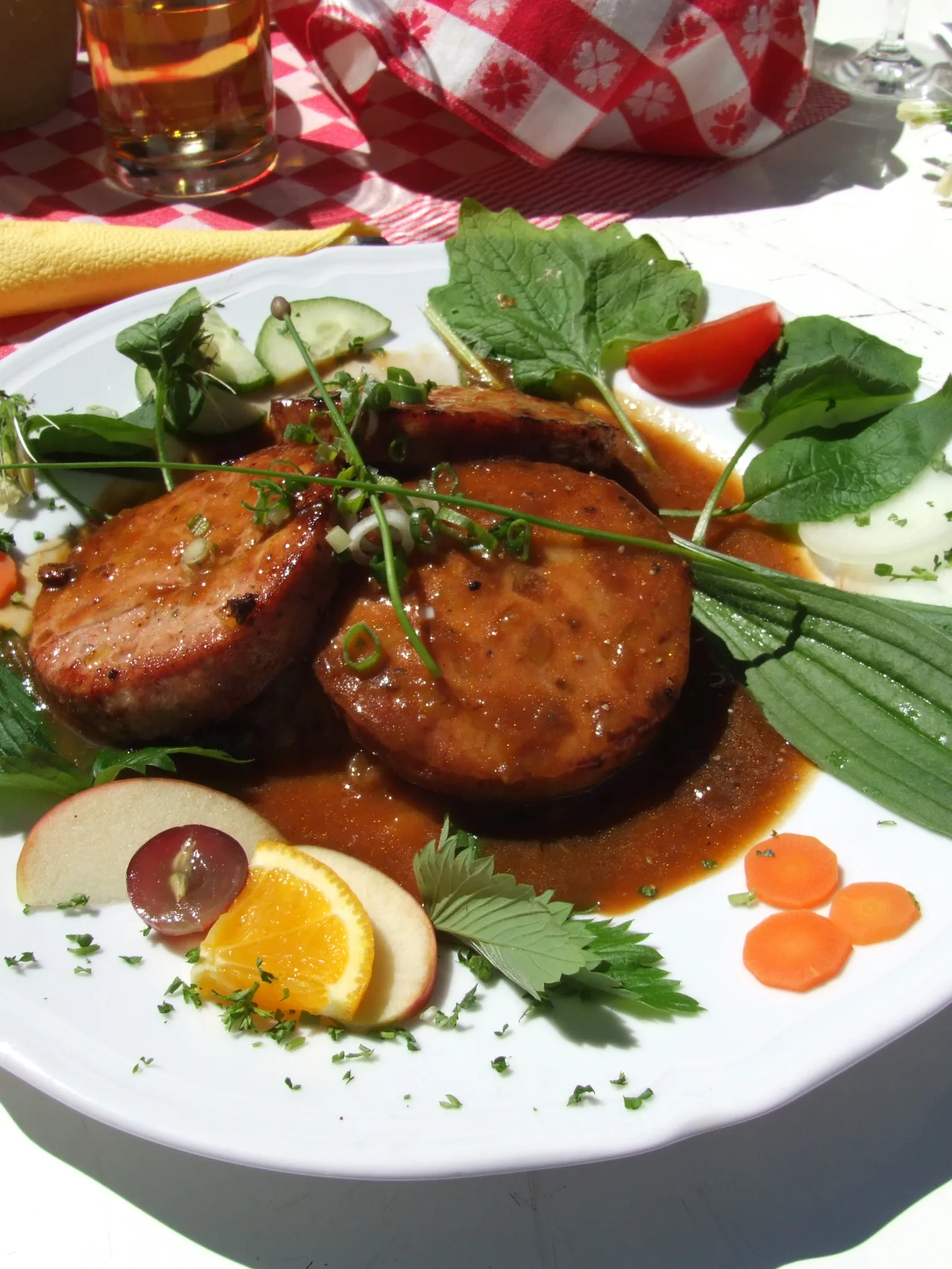 Saumagen: Saumagen mit Sauerkraut, ein typisches Gericht der Pfälzer Küche