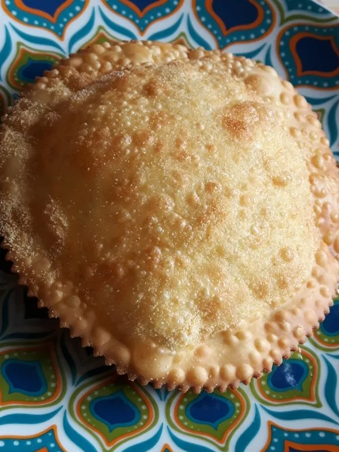 Sebada: Seadas; traditional sardinian dessert