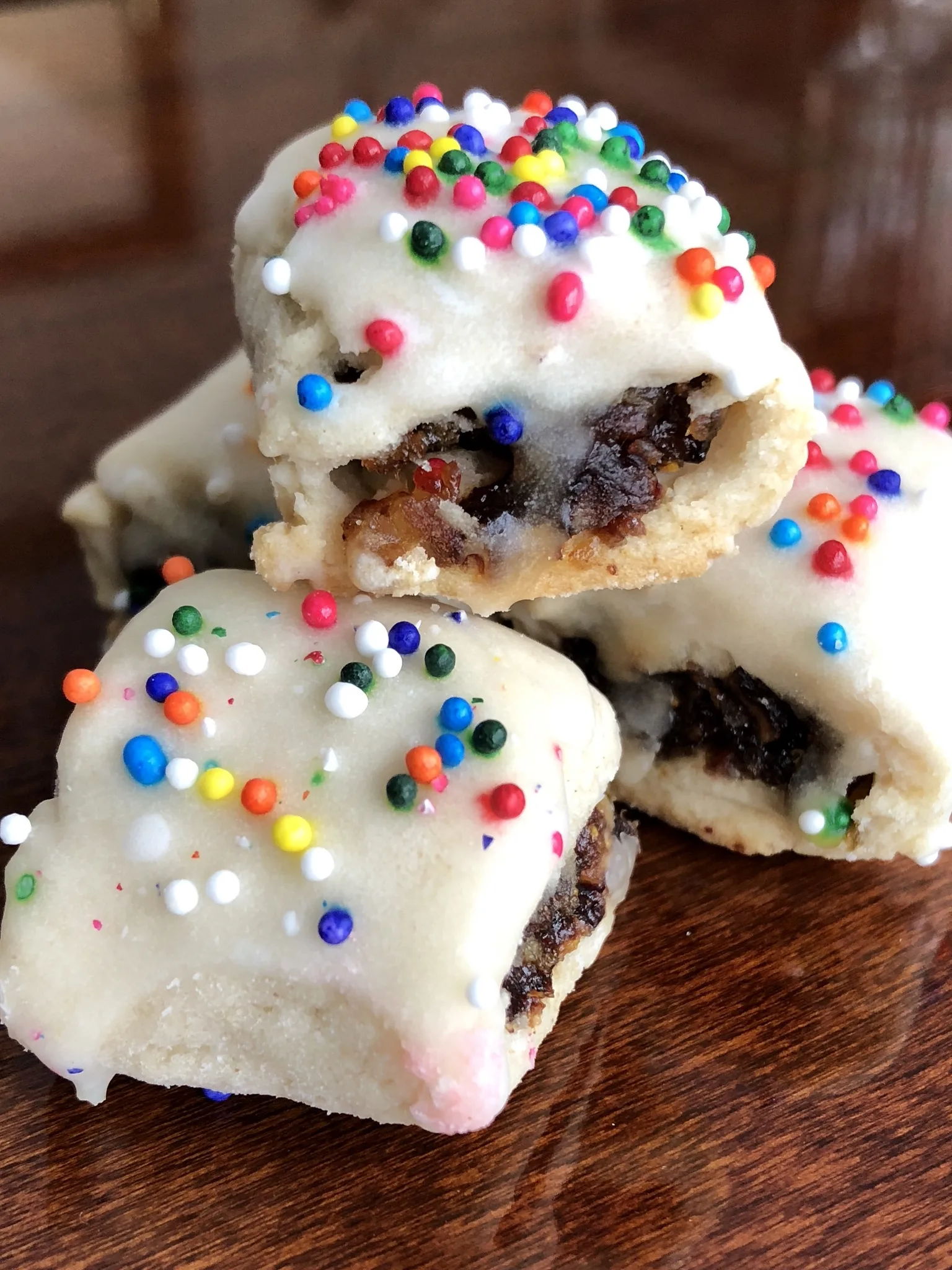 Stuffed cookie: Cuccidatti fig cookies for Christmas