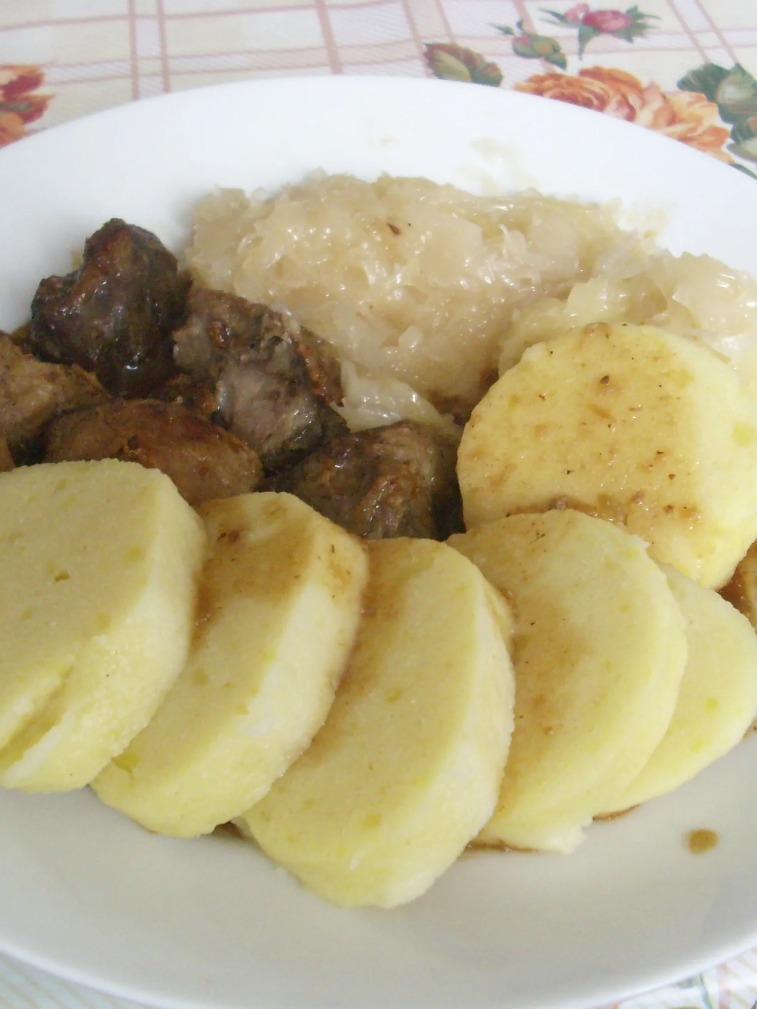 Vepřo knedlo zelo: Roast pork with dumplings and cabbage